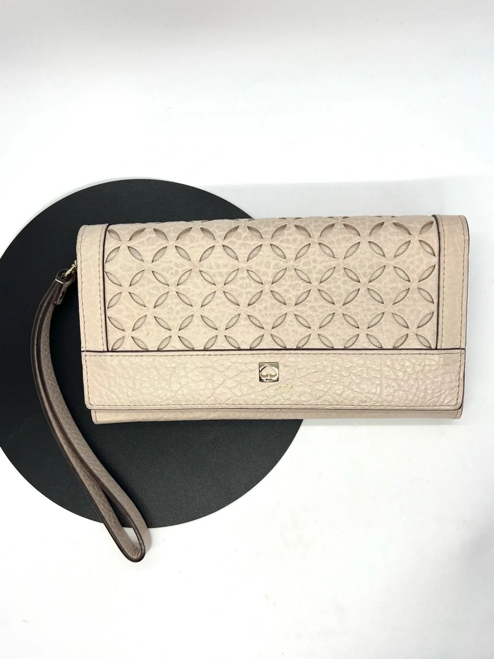 Kate Spade Off White Laser Cut Leather Wristlet Large Wallet Clutch read notes